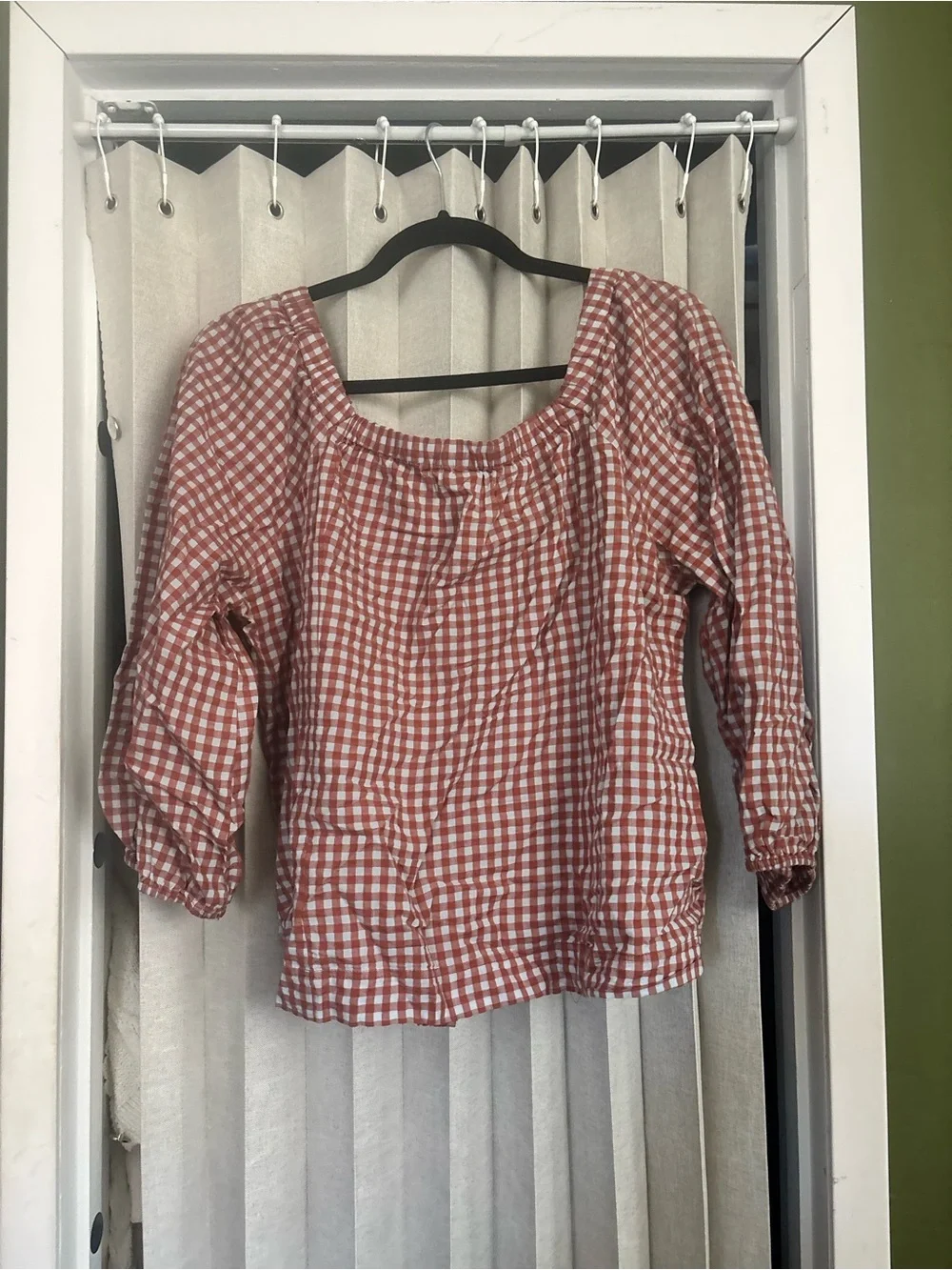 Madewell- Gingham Seersucker Puff-Sleeve Button-Front Top